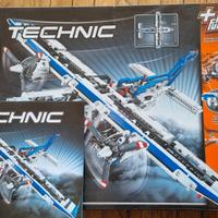 LEGO Technic 42025 - Aereo da carico 2in1