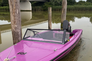 barca glastron laraya