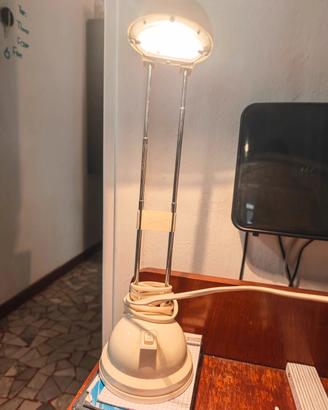 Luce da scrivania Ikea 