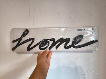 scritta HOME in Vinile