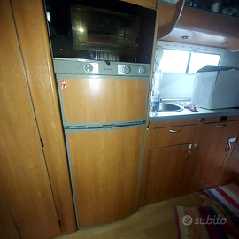 Frigorifero trivalente dometic con forno 140lt