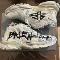 balenciaga runner graffiti