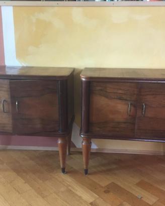 Set di due comodini di antiquariato