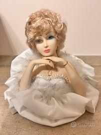 Busto di donna in porcellana