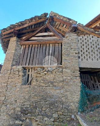 CASA SEMINDIPENDENTE A INTROD