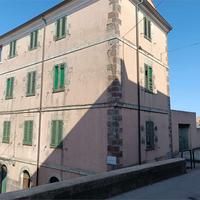 Palazzo storico con giardino e terrazzo panoramico