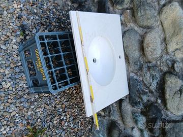 Lavandino con piano in marmo