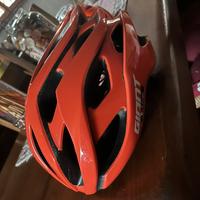 Casco Giant
