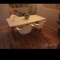 tavolo nuovo con sedie 