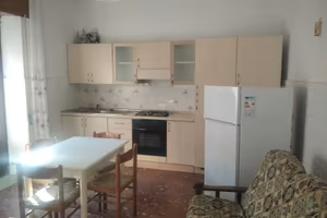 Camera doppia in appartamento arredato