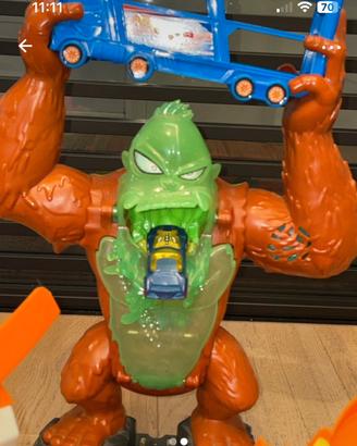 Pista hotwheels scimpanzè