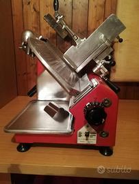 Affettatrice d'epoca.