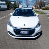 Peugeot 208 1.2 benz 5 porte del 2017 NEOPATENTATI