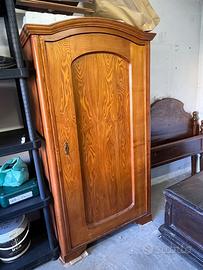 Armadio guardaroba in legno massello
