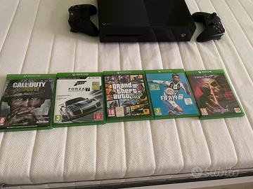 Xbox one 1 tb + 2 controller+ 5 giochi