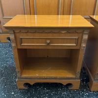 Set di 2 comodini in legno con cassetto e ripiano