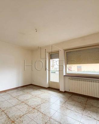 Appartamento di 96 m² con 5 locali e posto auto a 