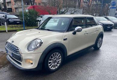 MINI One Mini IV F55-F56 2014 1.2 5p