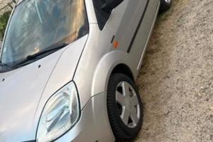 vari accessori Ford Fiesta Tit grigia 1.4 td