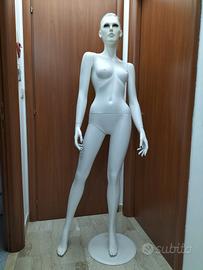 splendido manichino donna arredo o altro uso 