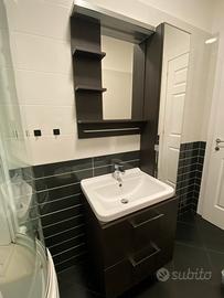 Mobile bagno con colonna + lavabo + specchio
