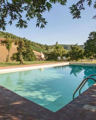 Rustico / Casale di 480 m² con 5 locali e box auto