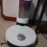 Robot aspirapolvere e lavapavimenti 