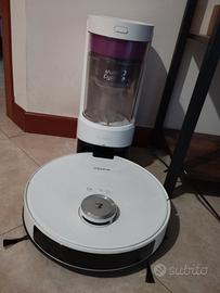 Robot aspirapolvere e lavapavimenti 