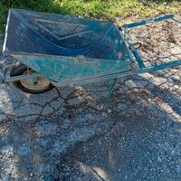 Carriola  in ferro 