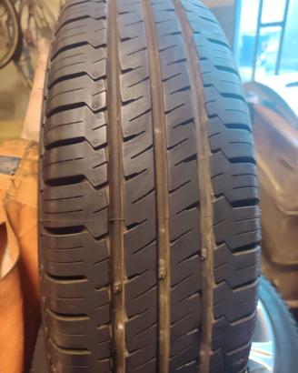 4 Pneumatici nuovi estivi