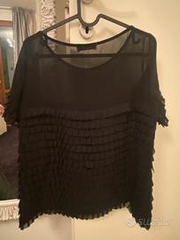 T-shirt donna, nera con balze e trasparenze