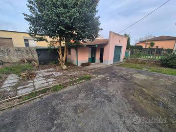 Villa di 120 m² con 4 locali e box auto a Vecchian