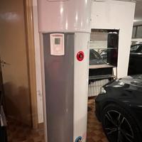 Pompa di calore con accumulo acqua calda sanitaria