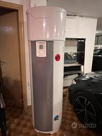 Pompa di calore con accumulo acqua calda sanitaria