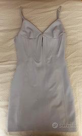 Vestito aderente con spalline