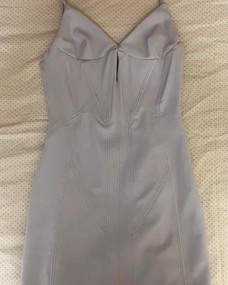 Vestito aderente con spalline