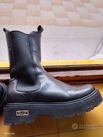 Anfibi Cult donna