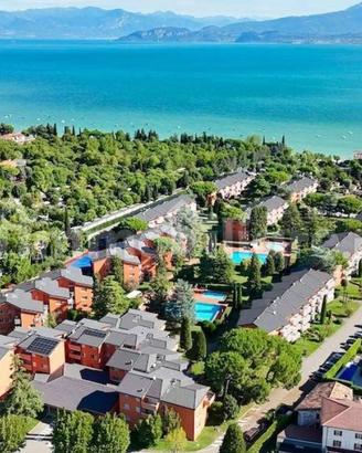 3 LOCALI A PESCHIERA DEL GARDA