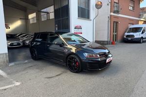 Volkswagen Golf GTI Performance 2.0 TSI DSG 5p.