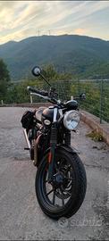Moto Triumph street twin 