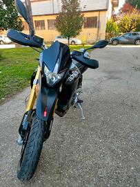 Aprilia dorsoduro 750