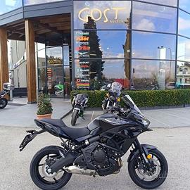 Kawasaki Versys 650 Spark Black / Matte Carbo...