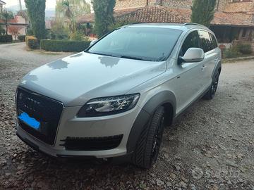 AUDI Q7 4.2 V8 tdi quattro tiptronic 7 posti