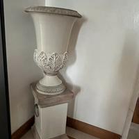 Vaso e pilastro in terracotta smaltata