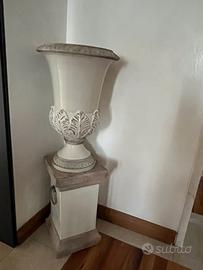 Vaso e pilastro in terracotta smaltata