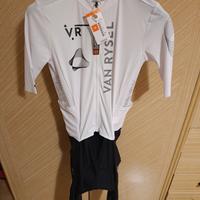 Body ciclismo Van Rysel nuovo
Taglia M