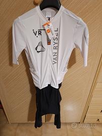 Body ciclismo Van Rysel nuovo
Taglia M