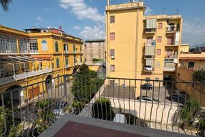 2 LOCALI A AFRAGOLA