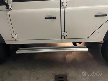 Defender 110 pedane laterali