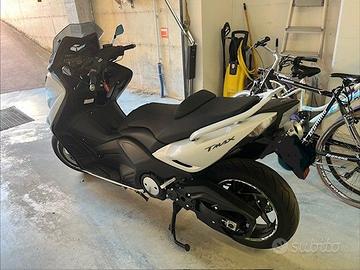 YAMAHA T MAX 530